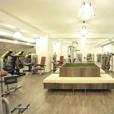 The - Serviced 4* 티라나