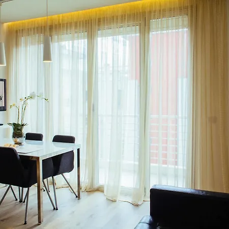 The - Serviced 4* 티라나