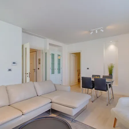 Aparthotel The Serviced 4*