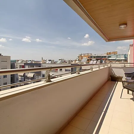 Hotel apartamentowy The - Serviced Tirana